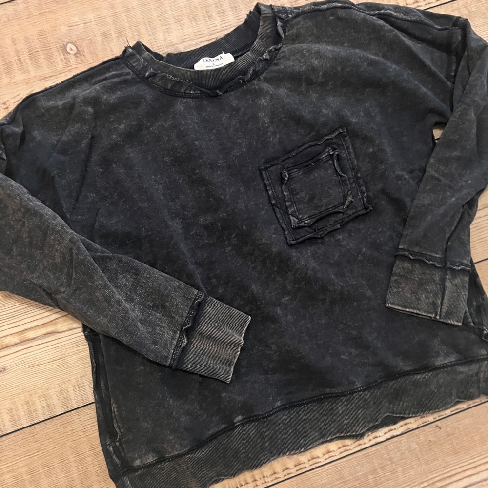 Zenana Outfitters Charcoal Distressed Top